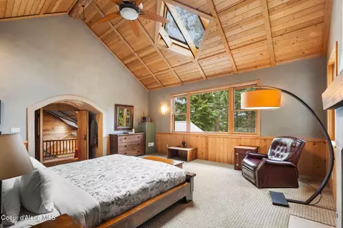 Bedroom - 6162 Eureka Rd, Sagle, ID 83860 photo 4 of 8