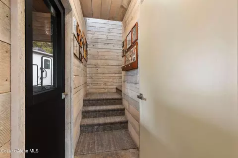 Entry Way - 6162 Eureka Rd, Sagle, ID 83860 photo 5 of 5