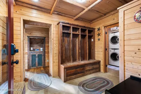 Entry Way - 6162 Eureka Rd, Sagle, ID 83860 photo 1 of 5
