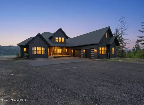 424 Patriots Dr, Saint Maries, ID 83861