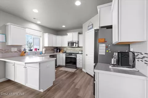 Kitchen - 1020 W Jenicek Loop, Post Falls, ID 83854 photo 1 of 4
