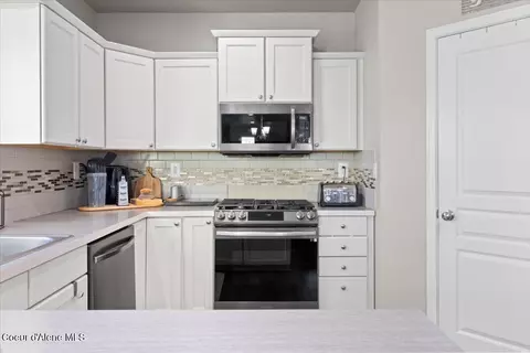 Kitchen - 1020 W Jenicek Loop, Post Falls, ID 83854 photo 3 of 4