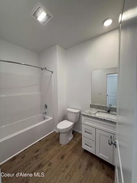 Bath - 5306 E Aquila Ave, Post Falls, ID 83854 photo 1 of 2