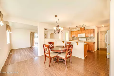 156 E Knotty Pine Ln, Coeur D'alene, ID 83815