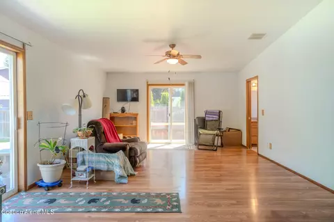 Living - 623 E Maple Pl, Hayden, ID 83835 photo 2 of 3