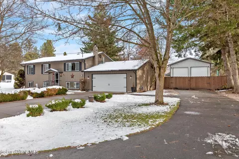 7088 N Colfax St, Dalton Gardens, ID 83815