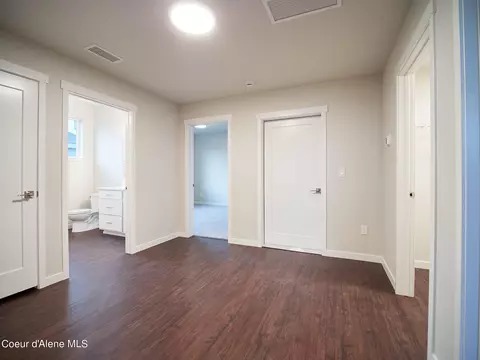 Entry Way - 962 E Railroad Ave, Post Falls, ID 83854 photo 2 of 2