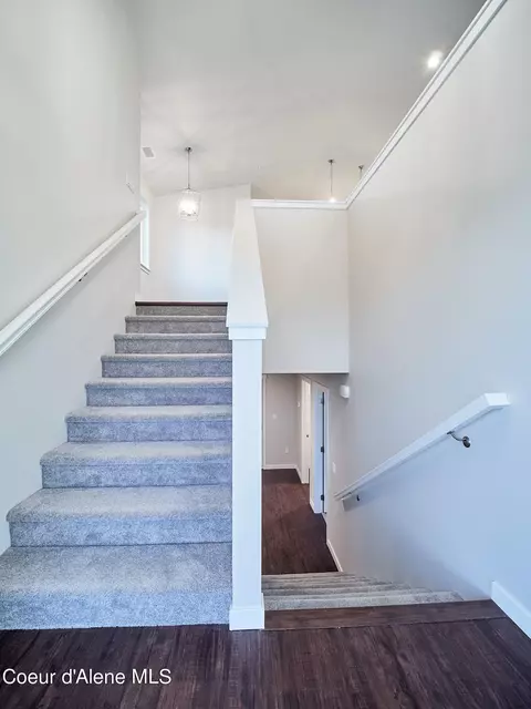 Entry Way - 962 E Railroad Ave, Post Falls, ID 83854 photo 1 of 2