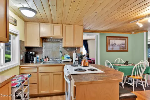 Kitchen - 51 Rocky Point Upper Rd, Plummer, ID 83851 photo 2 of 3