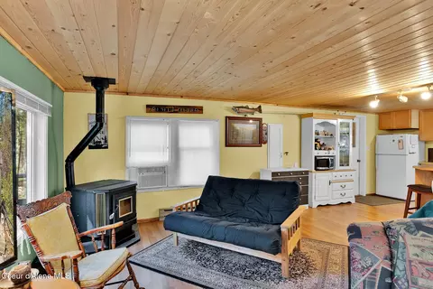 Living - 51 Rocky Point Upper Rd, Plummer, ID 83851 photo 4 of 4