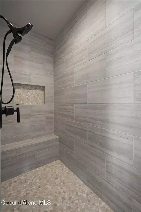 Bath - L3b8 N Eclipse Road, Rathdrum, ID 83858 photo 1 of 4