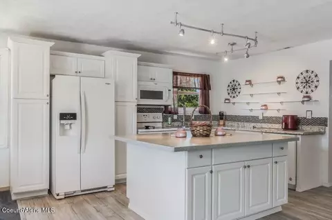 Kitchen - 9727 W E St, Worley, ID 83876 photo 2 of 7