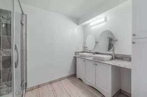 Bath - 9727 W E St, Worley, ID 83876 photo 1 of 2