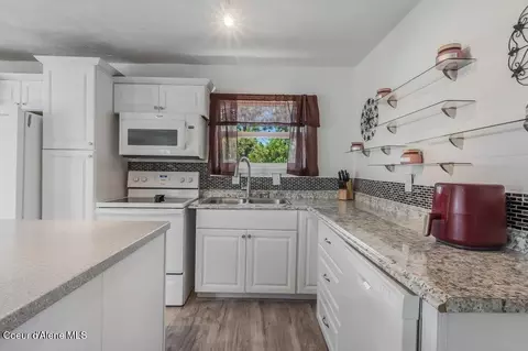 Kitchen - 9727 W E St, Worley, ID 83876 photo 4 of 7
