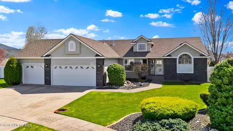 2840 W Mulberry Ct, Hayden, ID 83835