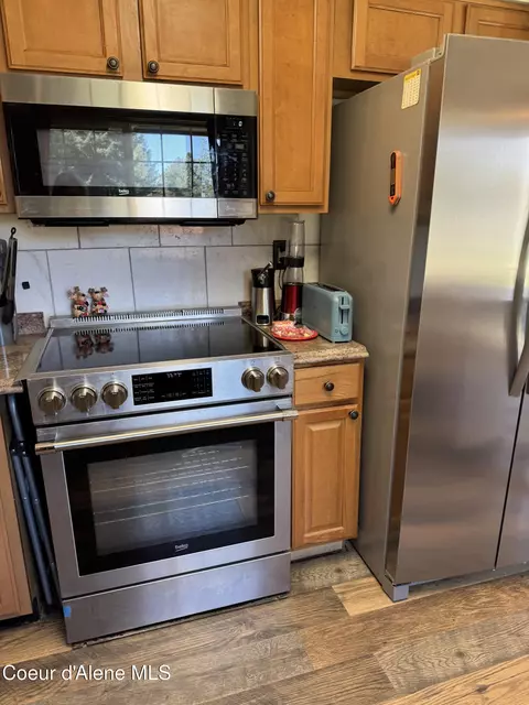 Kitchen - 265 Campbell Loop, Laclede, ID 83841 photo 4 of 4