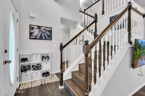 Entry Way - 1055 E Warm Springs Ave, Post Falls, ID 83854 photo 3 of 5