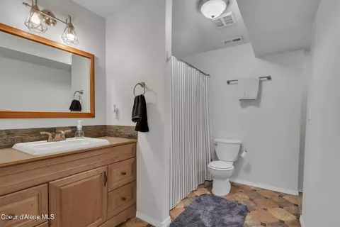 Bath - 1055 E Warm Springs Ave, Post Falls, ID 83854 photo 5 of 6