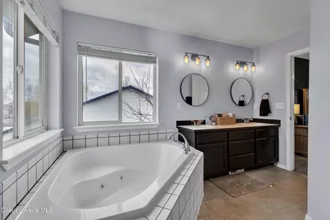 Bath - 1055 E Warm Springs Ave, Post Falls, ID 83854 photo 2 of 6