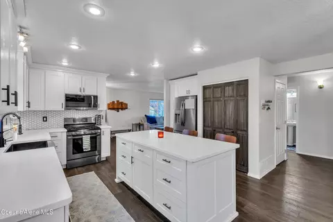 Kitchen - 1055 E Warm Springs Ave, Post Falls, ID 83854 photo 5 of 5
