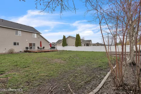 Exterior - 1055 E Warm Springs Ave, Post Falls, ID 83854 photo 4 of 6