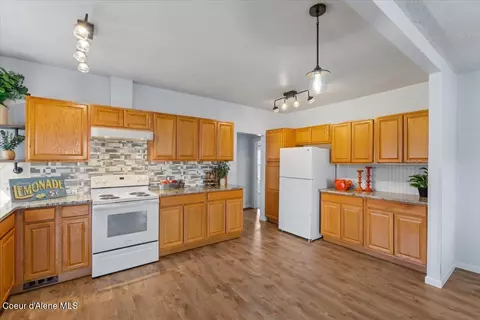 Kitchen - 3721 N Chase Rd, Post Falls, ID 83854 photo 3 of 3