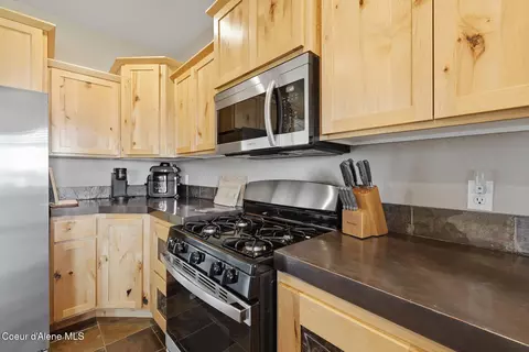 Kitchen - 2657 W Iago St, Post Falls, ID 83854 photo 2 of 3
