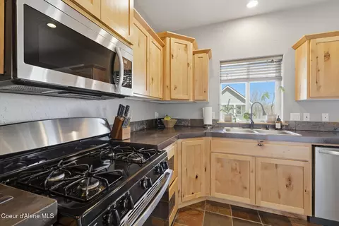 Kitchen - 2657 W Iago St, Post Falls, ID 83854 photo 3 of 3
