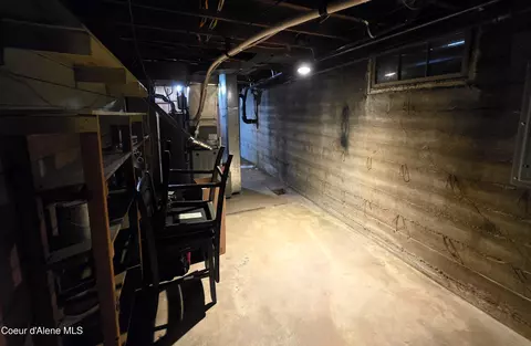Entry Way - 315 E Oak Ave, Osburn, ID 83849 photo 2 of 2