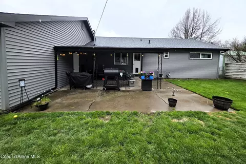 Exterior - 315 E Oak Ave, Osburn, ID 83849 photo 3 of 4