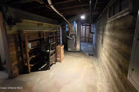 Entry Way - 315 E Oak Ave, Osburn, ID 83849 photo 1 of 2