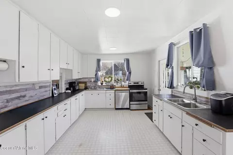 Kitchen - 116 W 2nd Ave, Clark Fork, ID 83811 photo 1 of 2