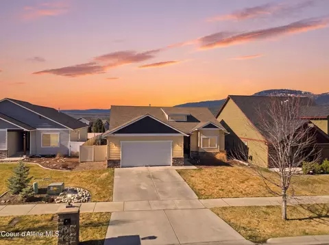 13421 N Shimmering Ct, Rathdrum, ID 83858