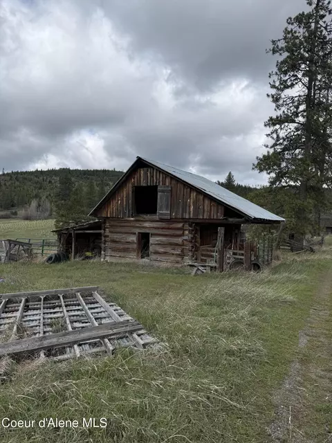 Exterior - 7971 Windfall Pass Rd, Saint Maries, ID 83861 photo 4 of 9