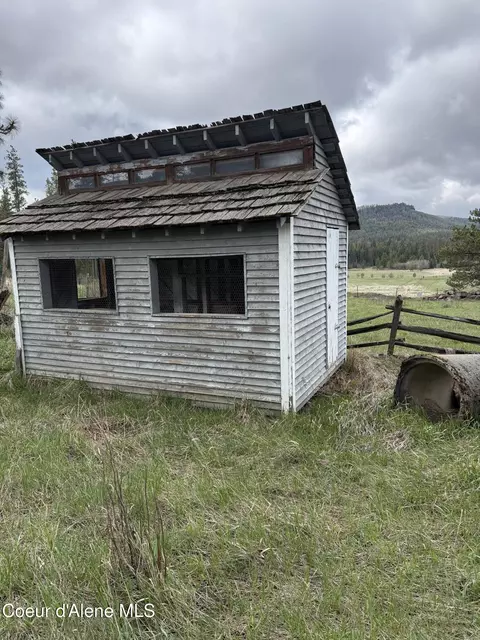 Exterior - 7971 Windfall Pass Rd, Saint Maries, ID 83861 photo 7 of 9