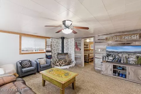 Living - 446 Weir Gulch Rd, Pinehurst, ID 83850 photo 2 of 4