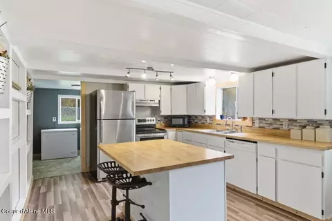 Kitchen - 446 Weir Gulch Rd, Pinehurst, ID 83850 photo 5 of 5