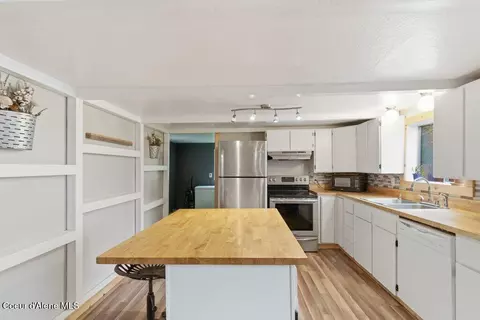 Kitchen - 446 Weir Gulch Rd, Pinehurst, ID 83850 photo 2 of 5