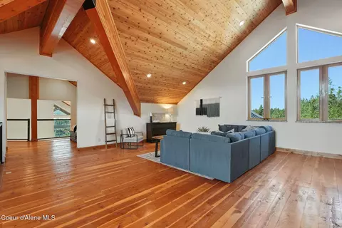 Living - 4440 E Lisa Rd, Harrison, ID 83833 photo 4 of 4