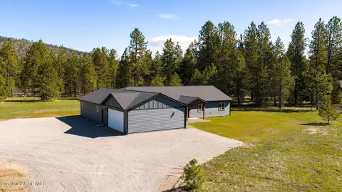 55 Flattery Ln, Blanchard, ID 83804