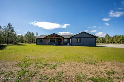 55 Flattery Ln, Blanchard, ID 83804