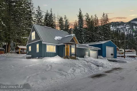 555 Eighth St, Mullan, ID 83846