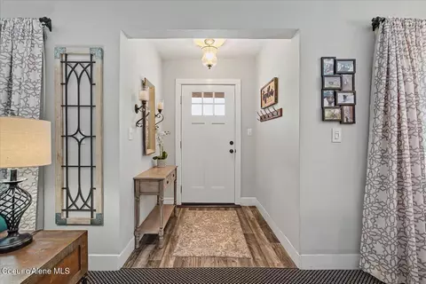 Entry Way - 555 Eighth St, Mullan, ID 83846 photo 1 of 7