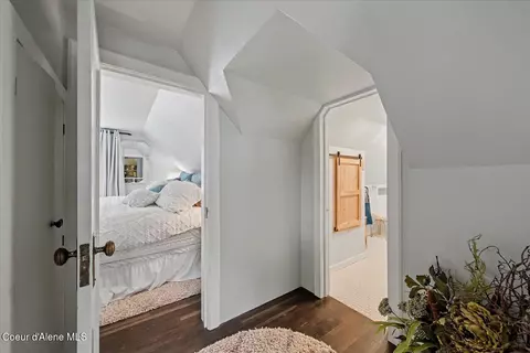 Entry Way - 555 Eighth St, Mullan, ID 83846 photo 6 of 7