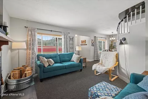 Living - 555 Eighth St, Mullan, ID 83846 photo 6 of 9