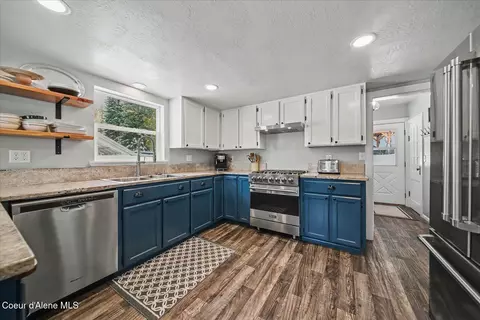 Kitchen - 555 Eighth St, Mullan, ID 83846 photo 8 of 8