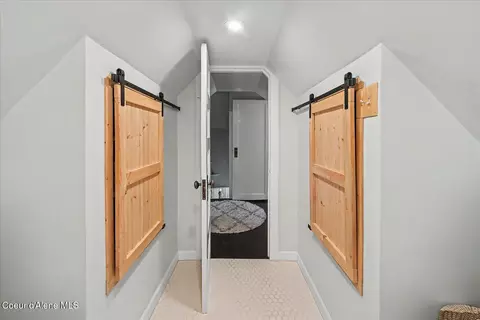 Entry Way - 555 Eighth St, Mullan, ID 83846 photo 7 of 7