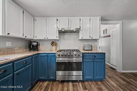 Kitchen - 555 Eighth St, Mullan, ID 83846 photo 4 of 8