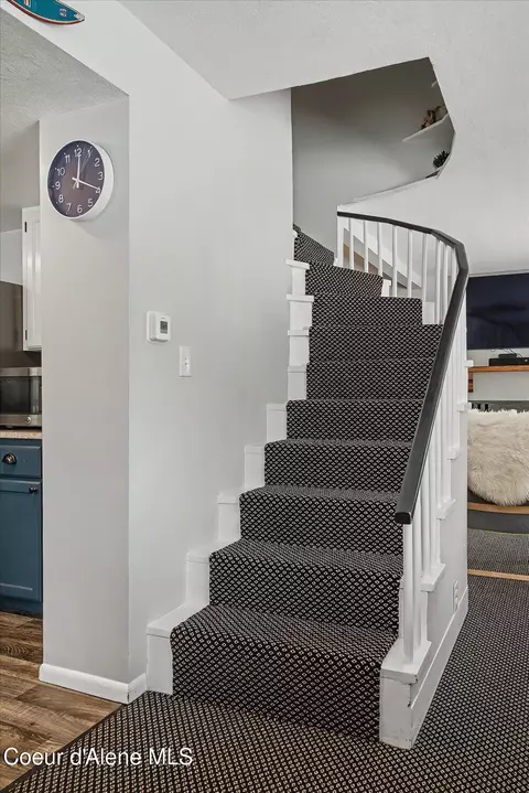 Entry Way - 555 Eighth St, Mullan, ID 83846 photo 5 of 7