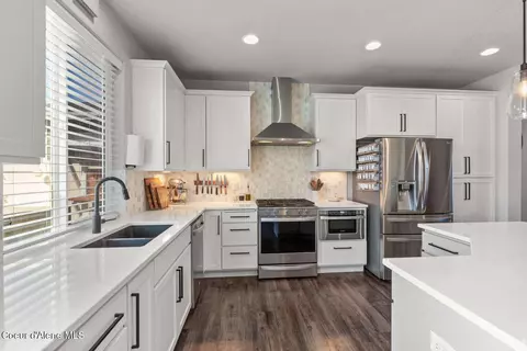 Kitchen - 1033 E Percival Ln, Post Falls, ID 83854 photo 3 of 5